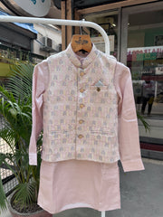Boys Blush Pink Kurta Set with Subtle Textured Pastel Nehru Jacket – Elegant Festive Outfit with Cotton Lining (Age 5 to 7 Years)