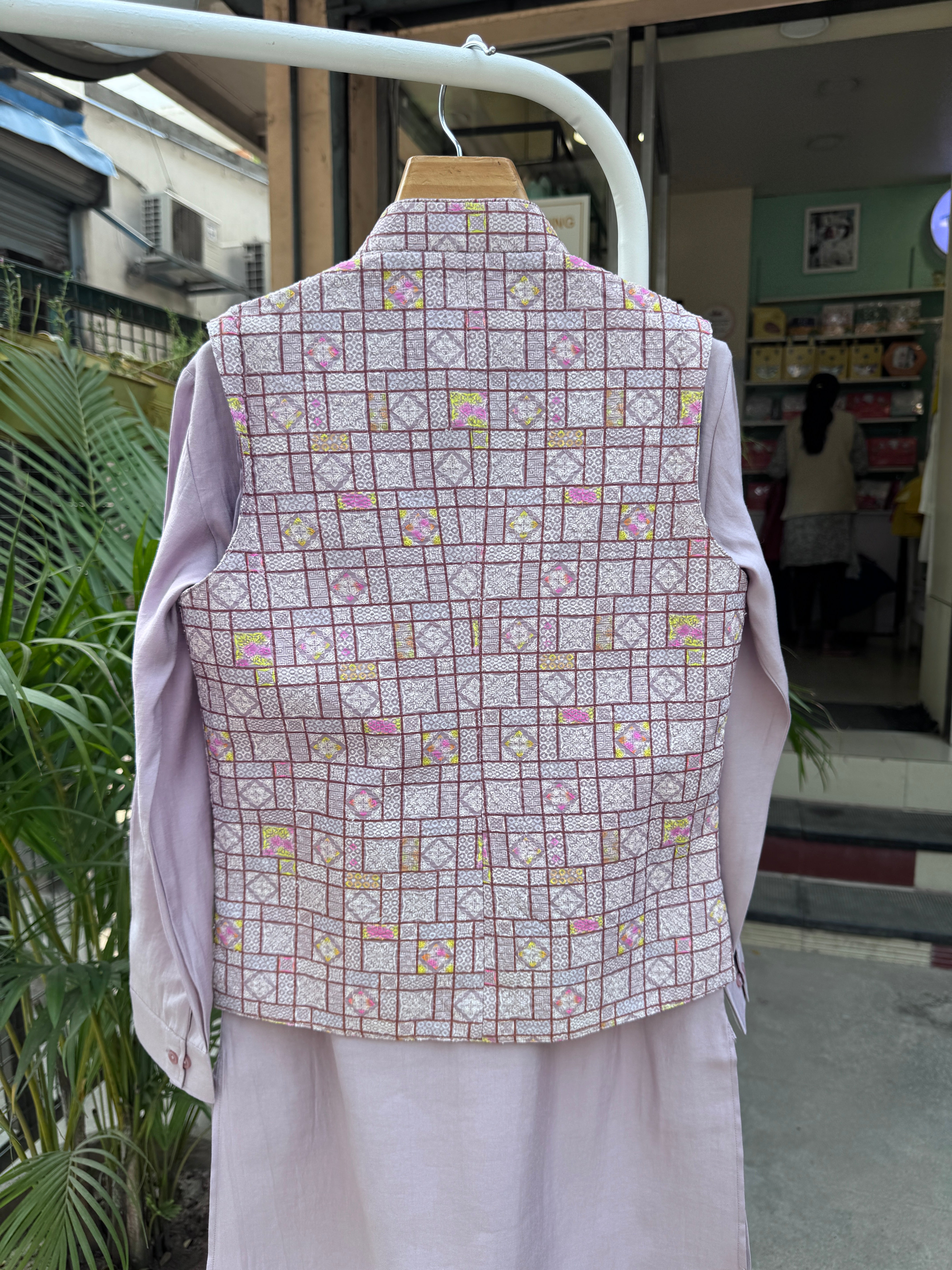 Boys Lilac Kurta Set with Textured Grid Brocade Nehru Jacket – Festive & Wedding Outfit with Cotton Lining (Age 5 to 7 Years)