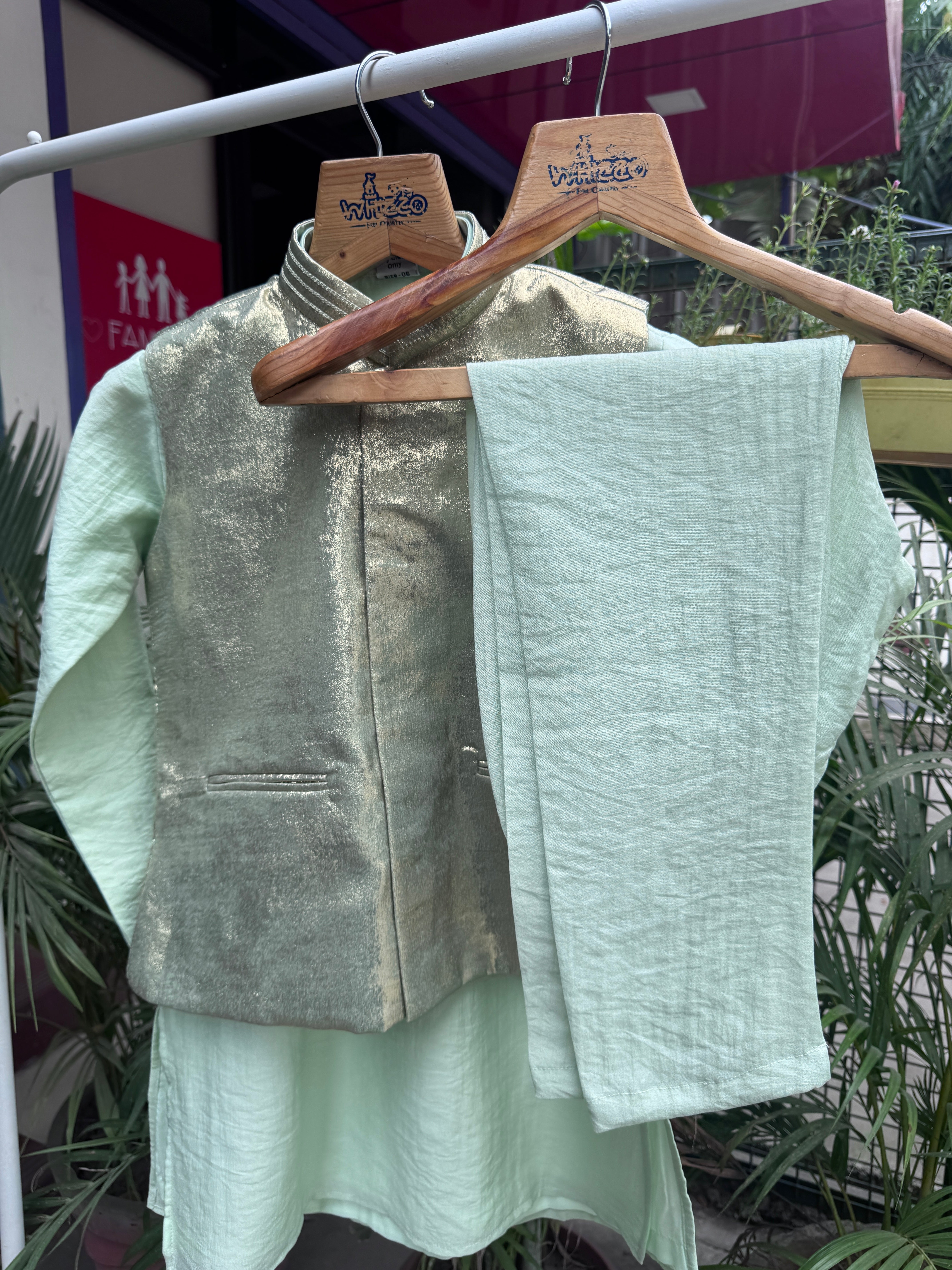 Boys Mint Green Kurta Set with Gold Metallic Nehru Jacket – Modern Festive & Party Wear with Cotton Lining (Age 5 to 7 Years)