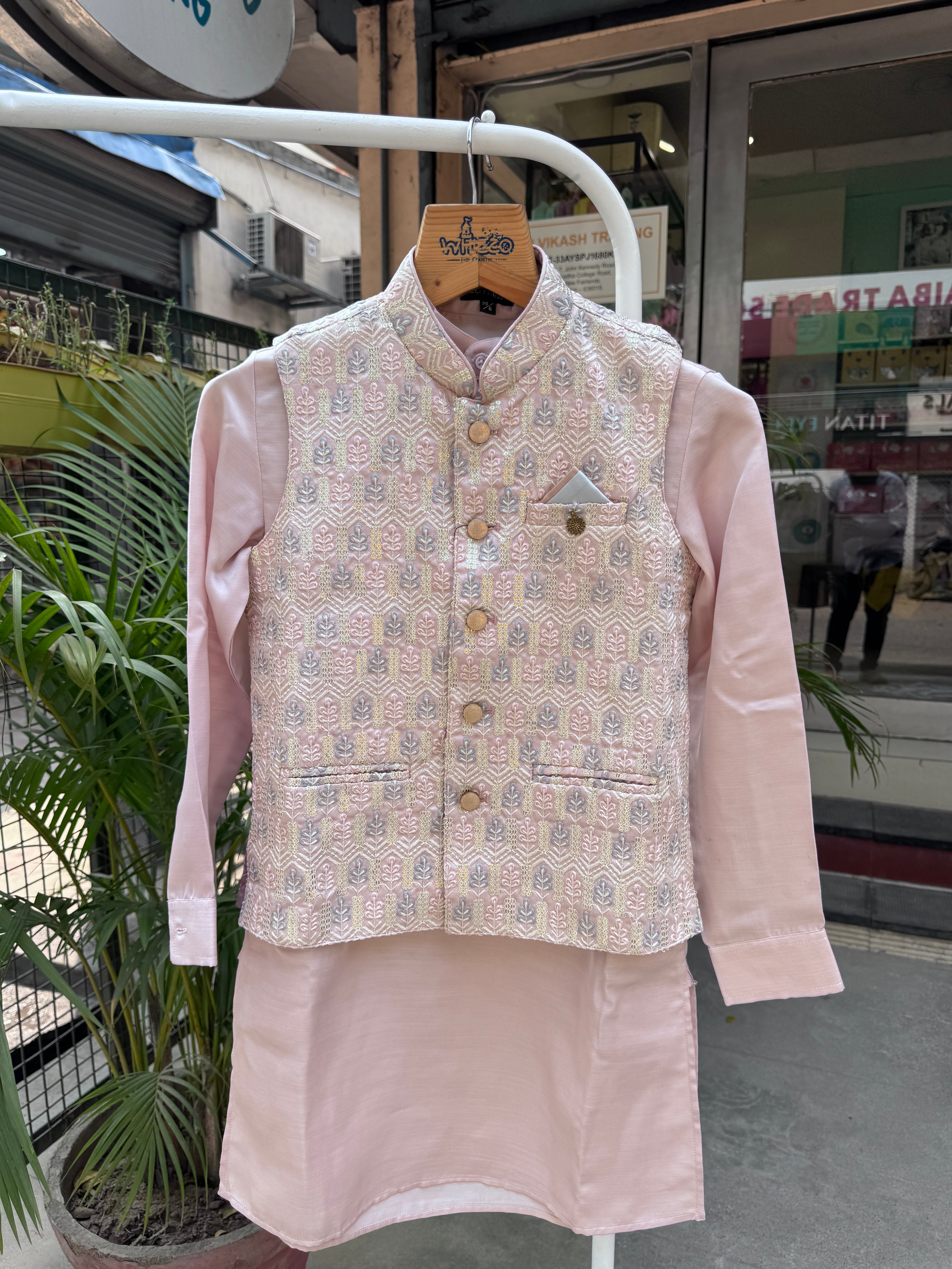 Boys Blush Pink Kurta Set with Subtle Textured Pastel Nehru Jacket – Elegant Festive Outfit with Cotton Lining (Age 5 to 7 Years)