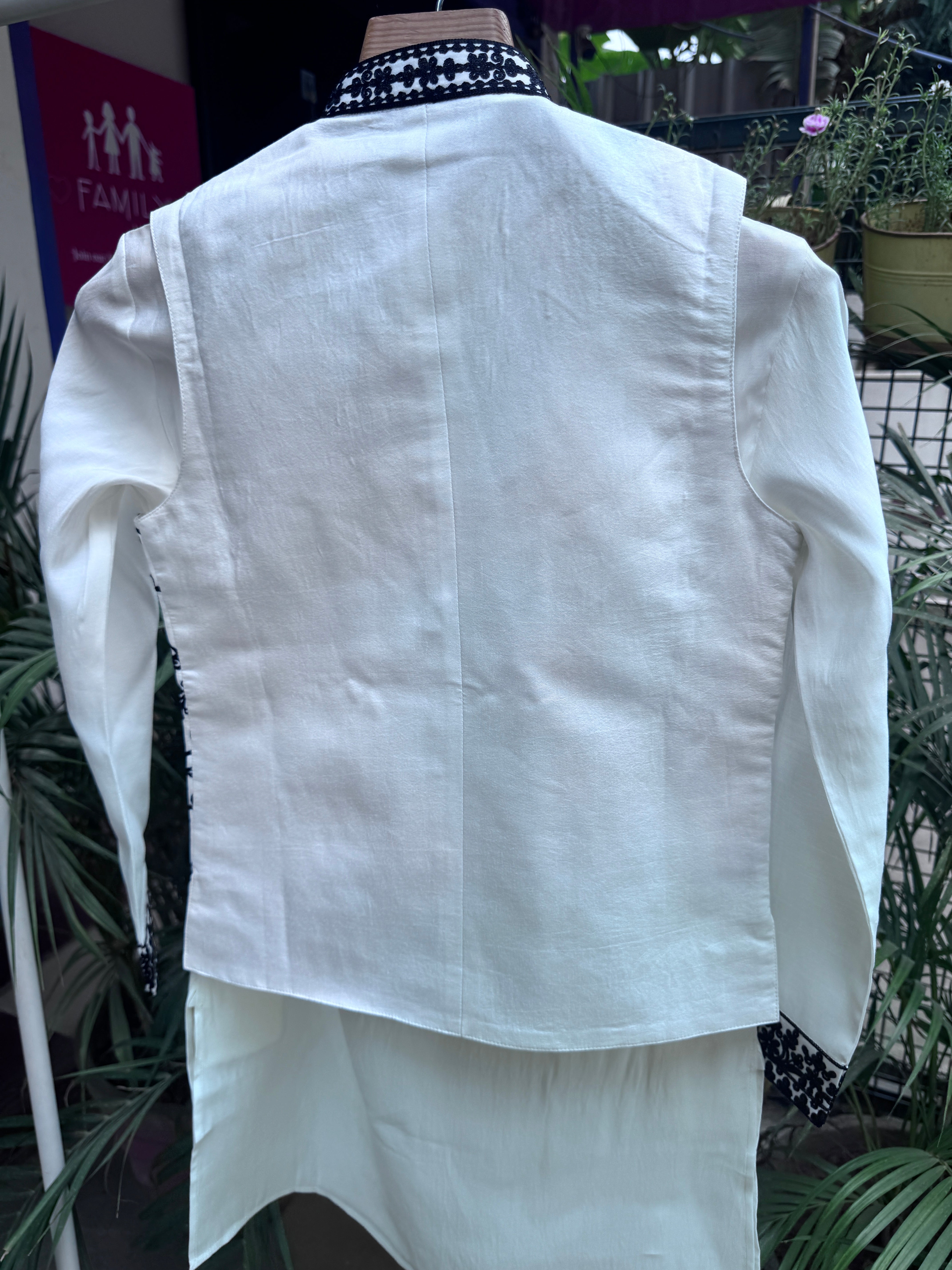 Boys White Kurta Set with Black Thread Embroidered Nehru Jacket – Royal Festive & Occasion Wear (Age 5 to 7 Years)