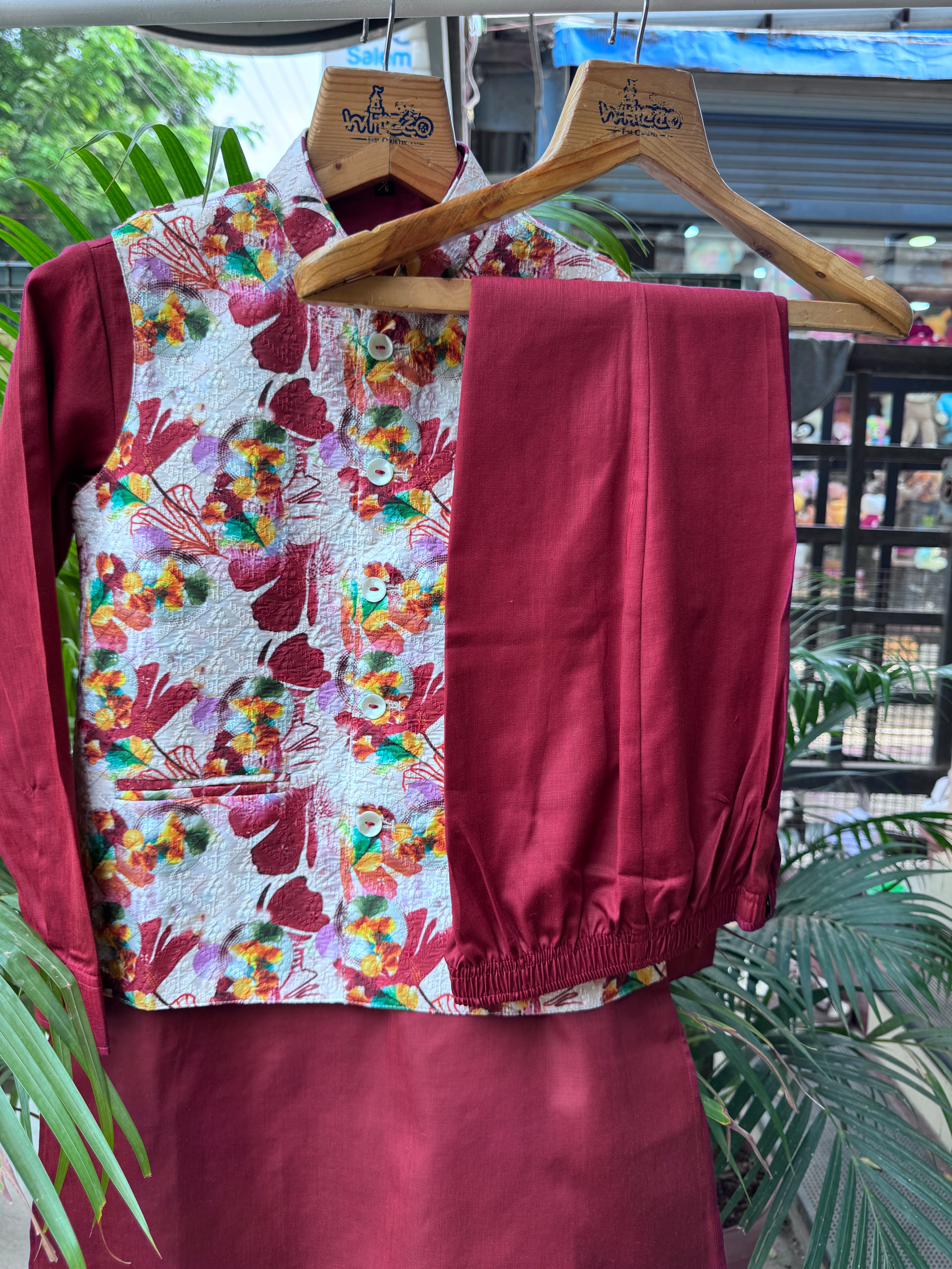 Boys Maroon Kurta Set with White Floral Embroidered Nehru Jacket – Stylish Festive & Party Wear (Age 5 to 7 Years)