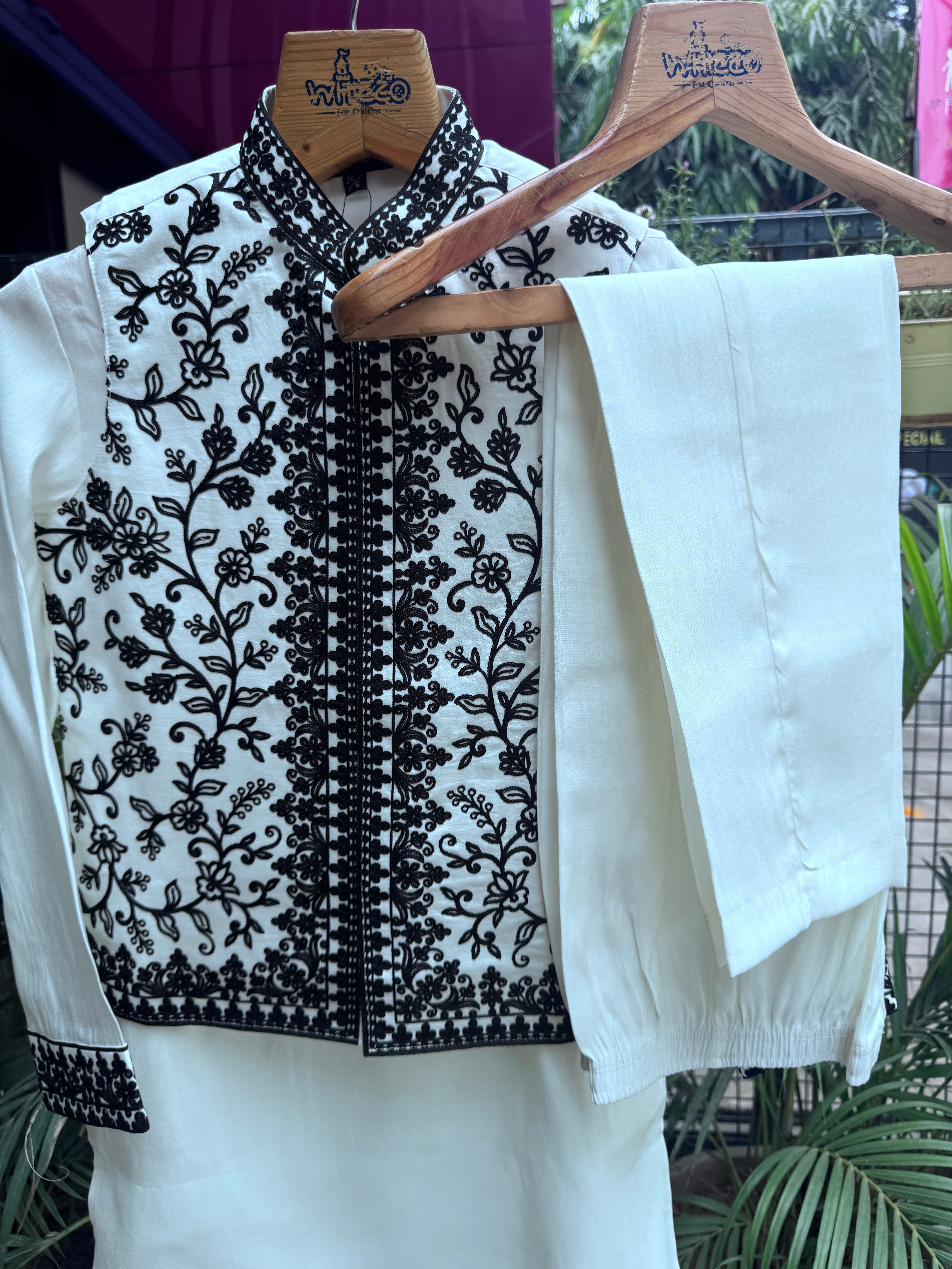 Boys White Kurta Set with Black Thread Embroidered Nehru Jacket – Royal Festive & Occasion Wear (Age 5 to 7 Years)