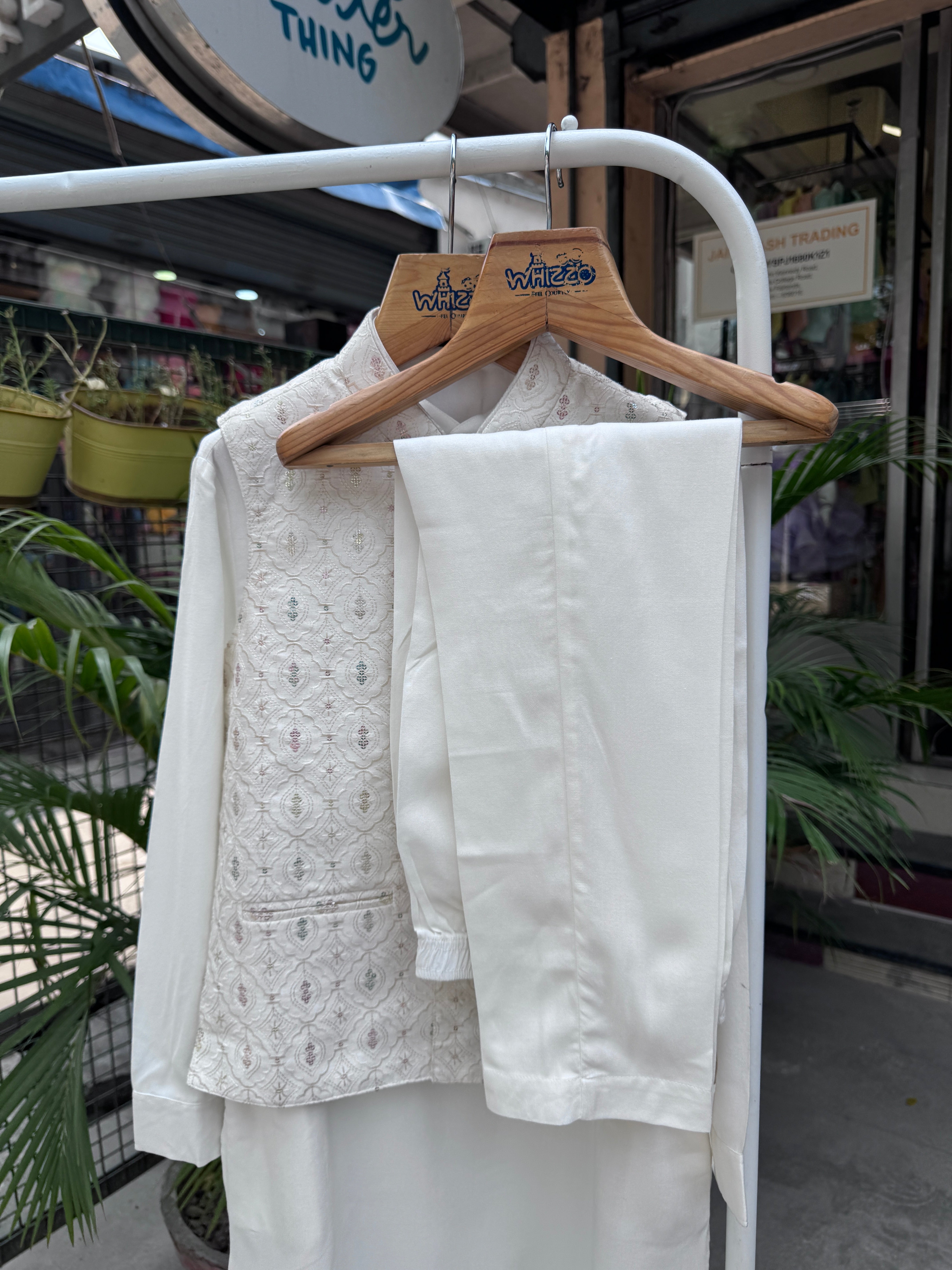 Boys Ivory Kurta Set with Subtle Threadwork Nehru Jacket – Traditional Festive Outfit with Cotton Lining (Age 5 to 7 Years)